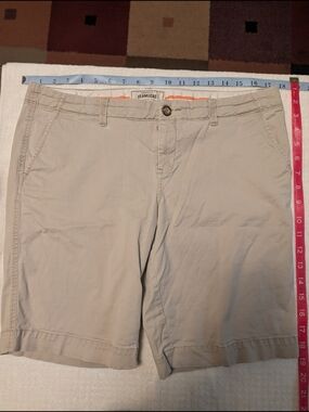 Old Navy Women's Beige Bermuda Shorts